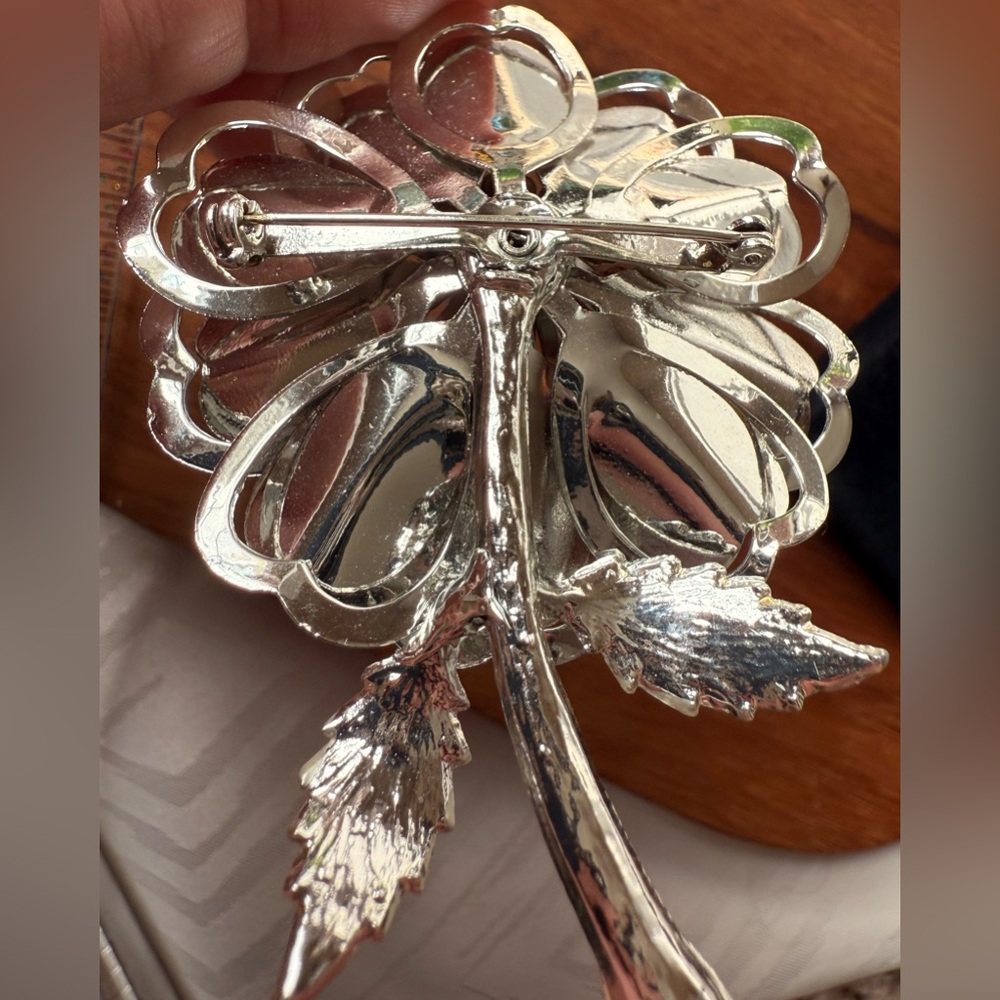 Vintage Silver Tone Floral Flower Brooch Pin - Picture 5 of 6